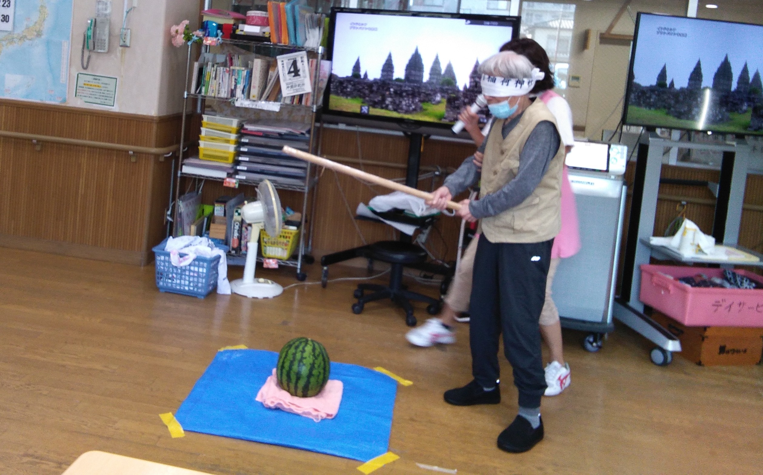 すいか割り🍉💦(デイサービス)