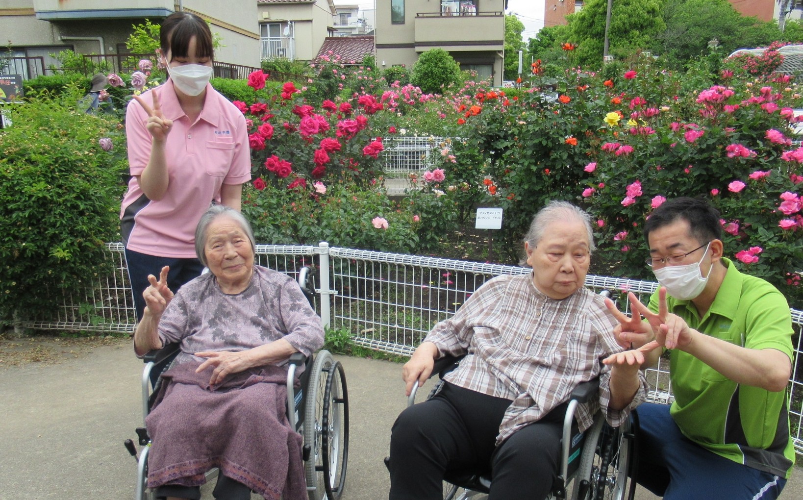 バラ公園へ行きました！（特養）