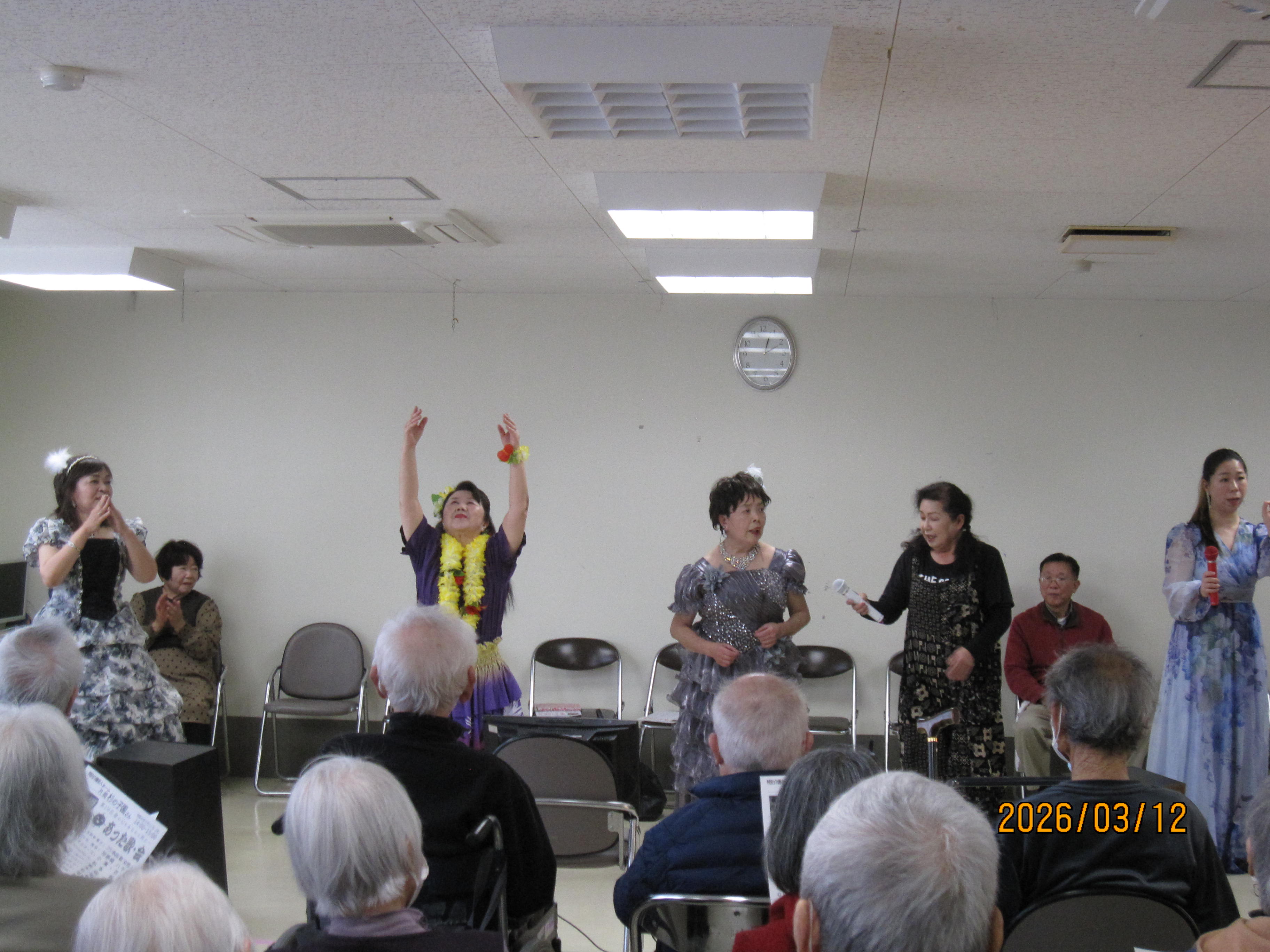 デイ　カラオケ慰問